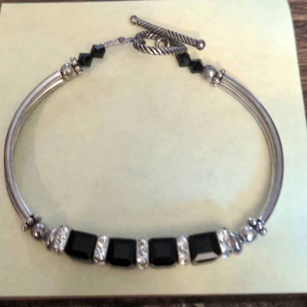 Bangle bracelet